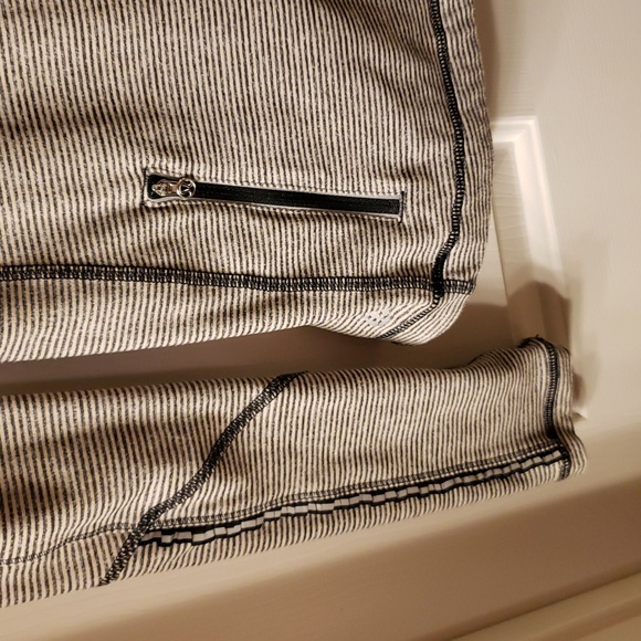 Striped Long Sleeve Top With Back Pocket, Thumbholes, Reflective Sleeves (M) - Picture 2 of 2